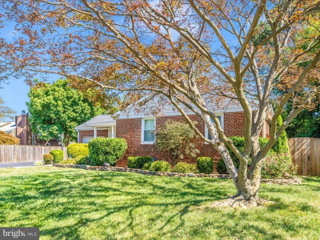 Photo of 903 MERCER PLACE