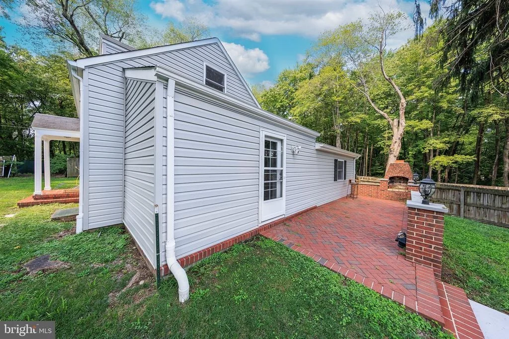 Photo of 7301 WOODYARD ROAD