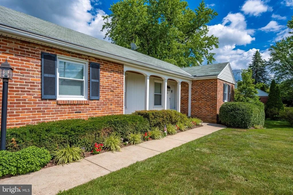Photo of 25805 RIDGE ROAD
