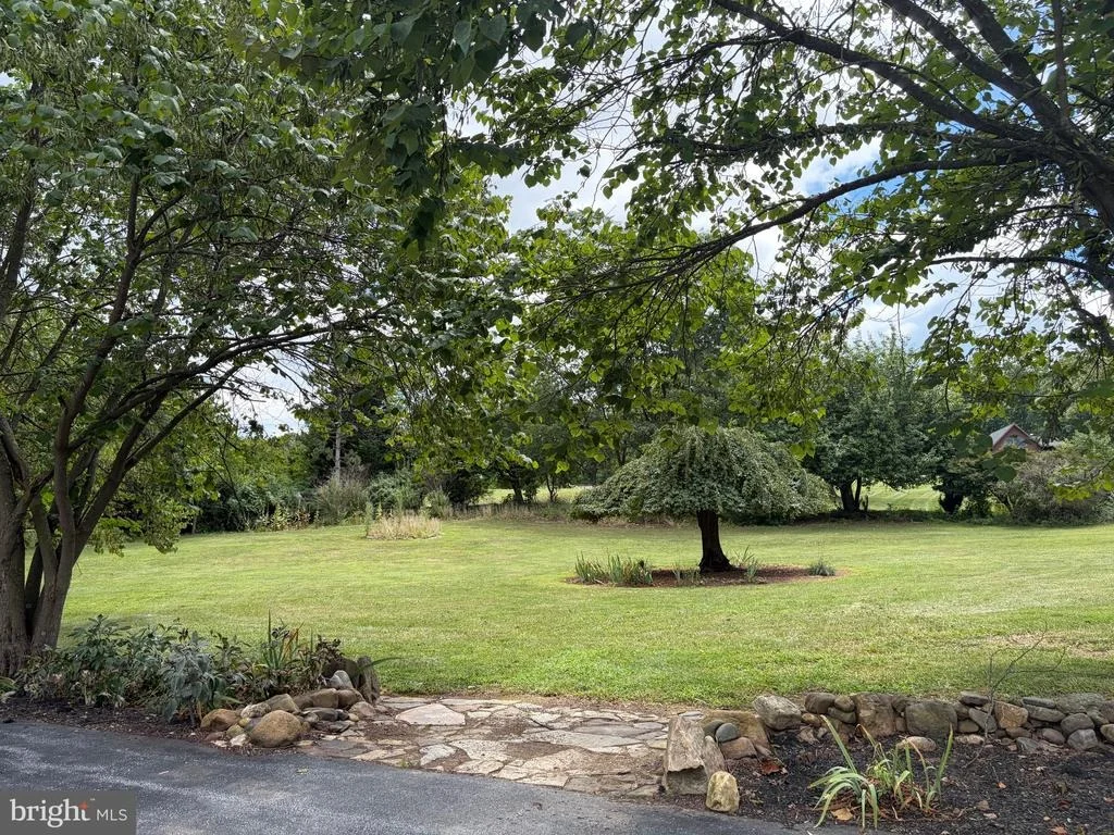 Photo of 955 STAYMAN DRIVE