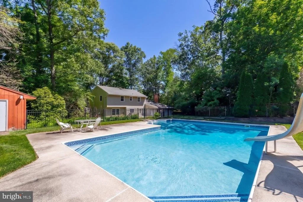 Photo of 73 COLONIAL TERR