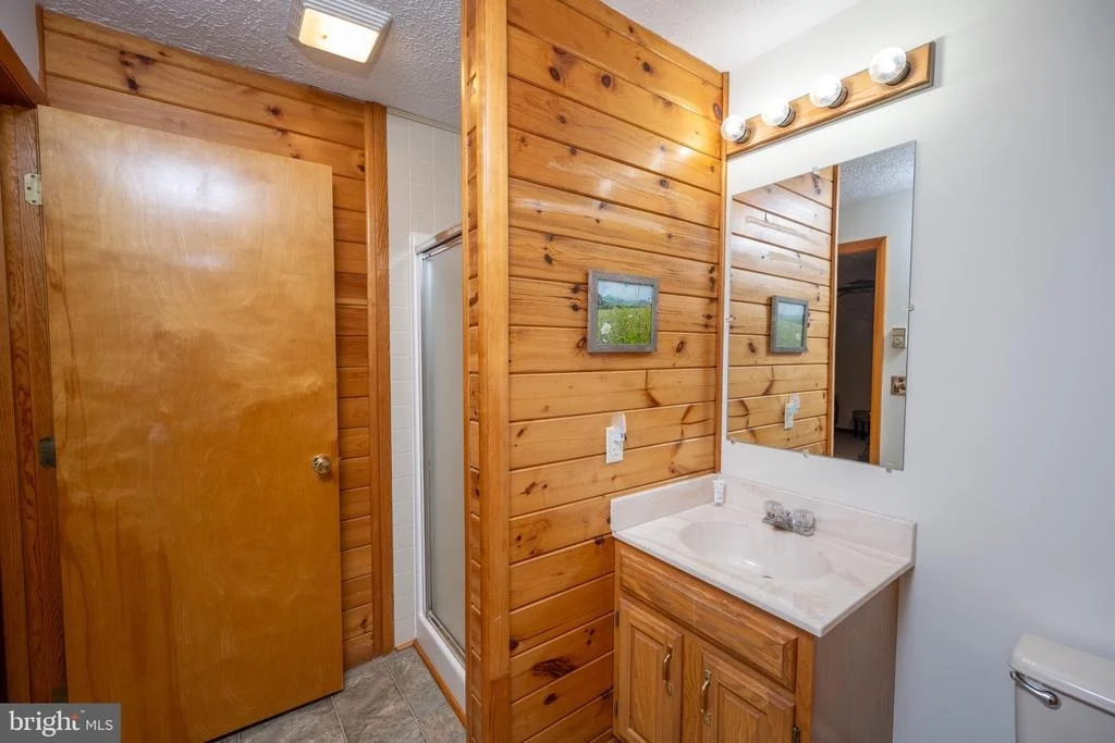 Photo of 526 GLEANINGS DRIVE