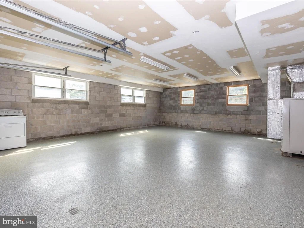 Photo of 1589 SMILEY DRIVE