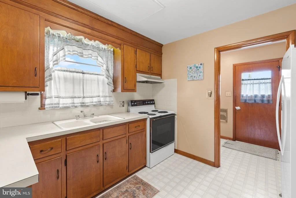 Photo of 325 CALVIN DRIVE