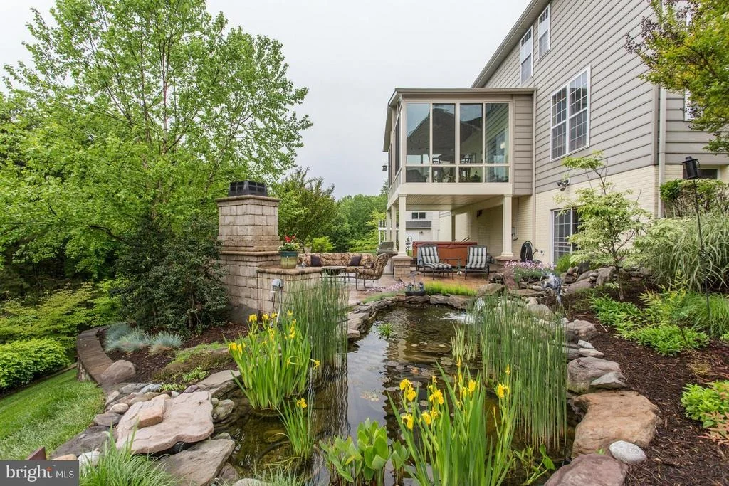 Photo of 5928 SPRING LEAF COURT