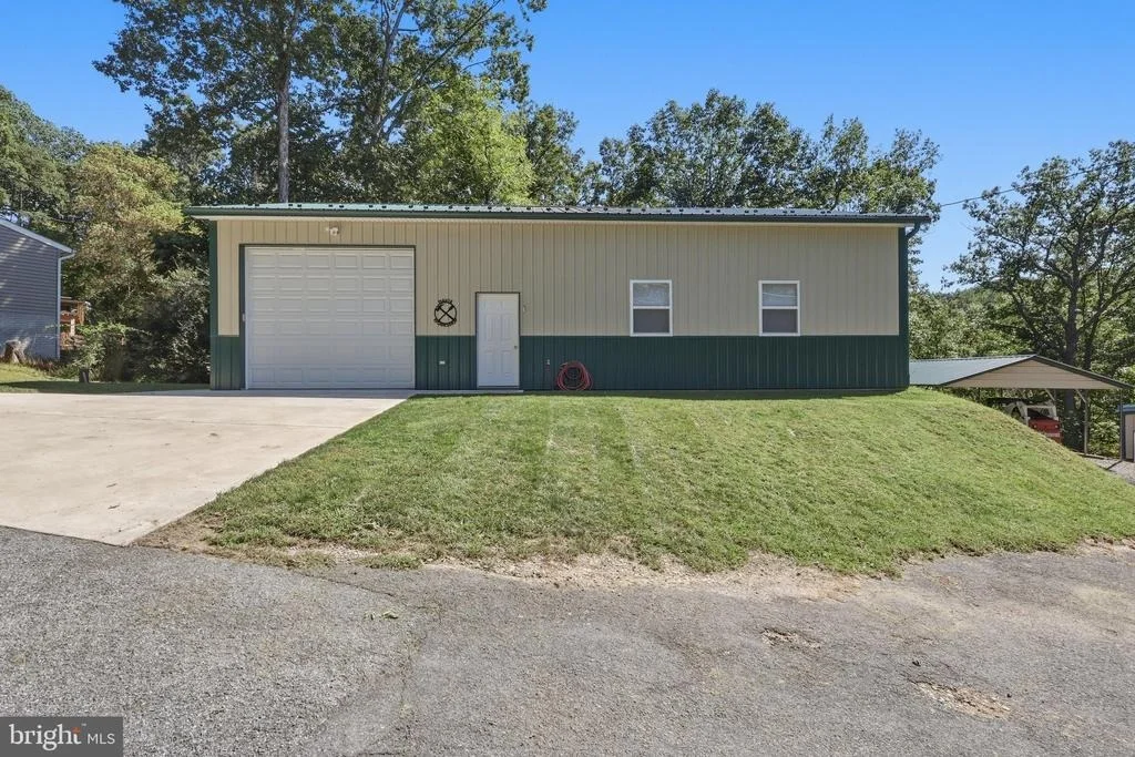 Photo of 24 SYDNEY CIRCLE
