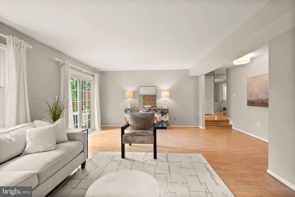 Photo of 8906 TAILCOAT COURT