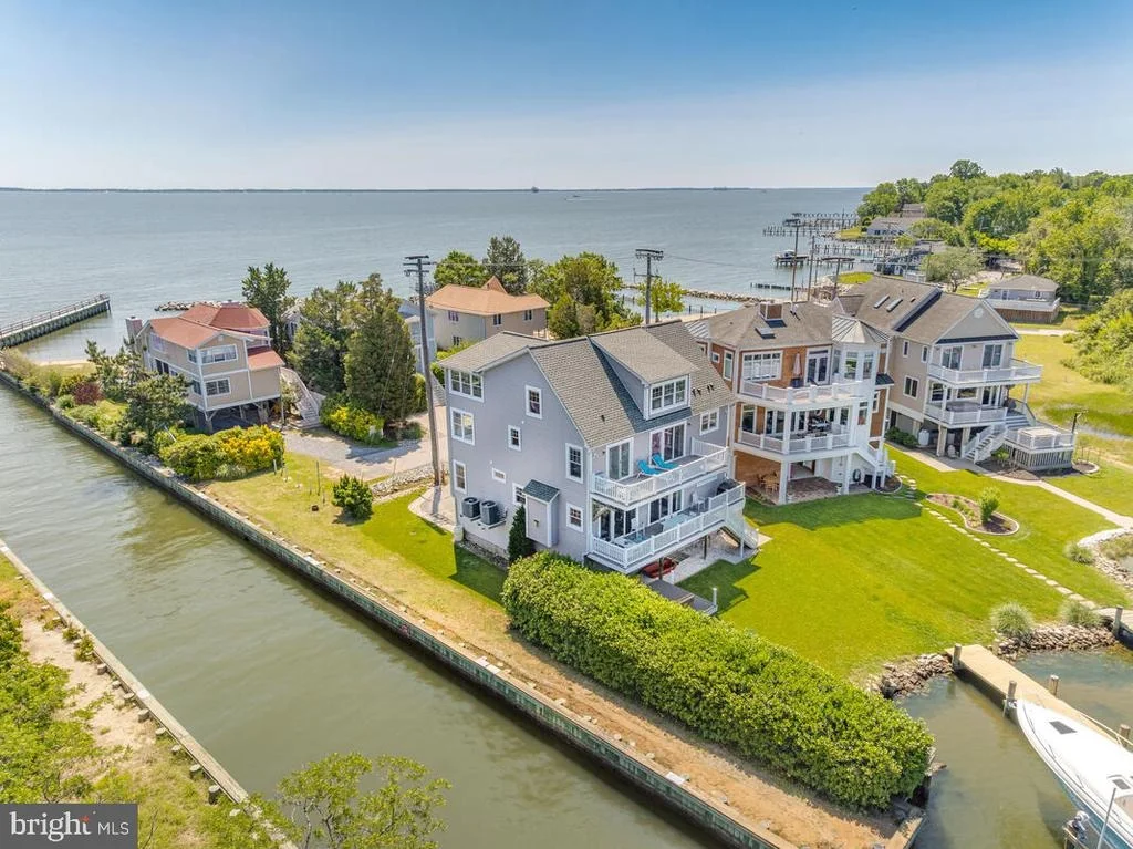 Photo of 3300 SHORE DRIVE