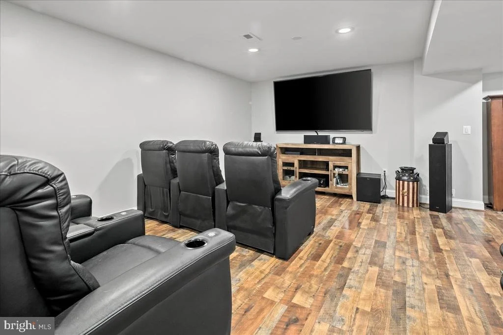 Photo of 9426 MOUNT VERNON CIRCLE