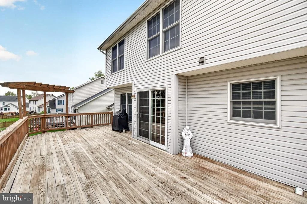 Photo of 2094 E GREENLEAF DRIVE