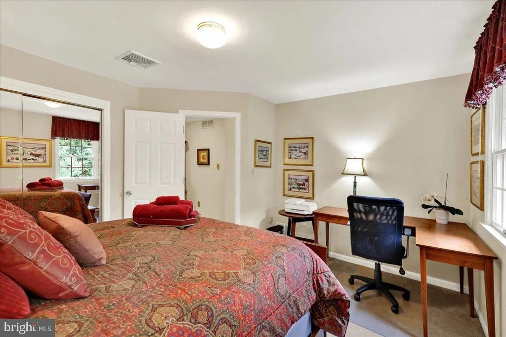 Photo of 225 LOGAN AVENUE