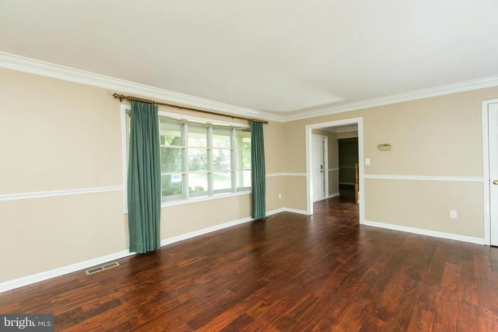Photo of 18516 ROLLING ACRES WAY