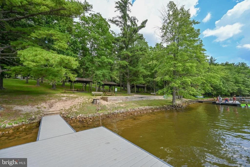 Photo of 527 DEER RUN LANE