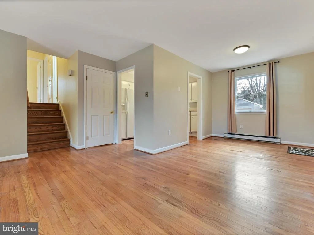 Photo of 7299 BEECHTREE LANE