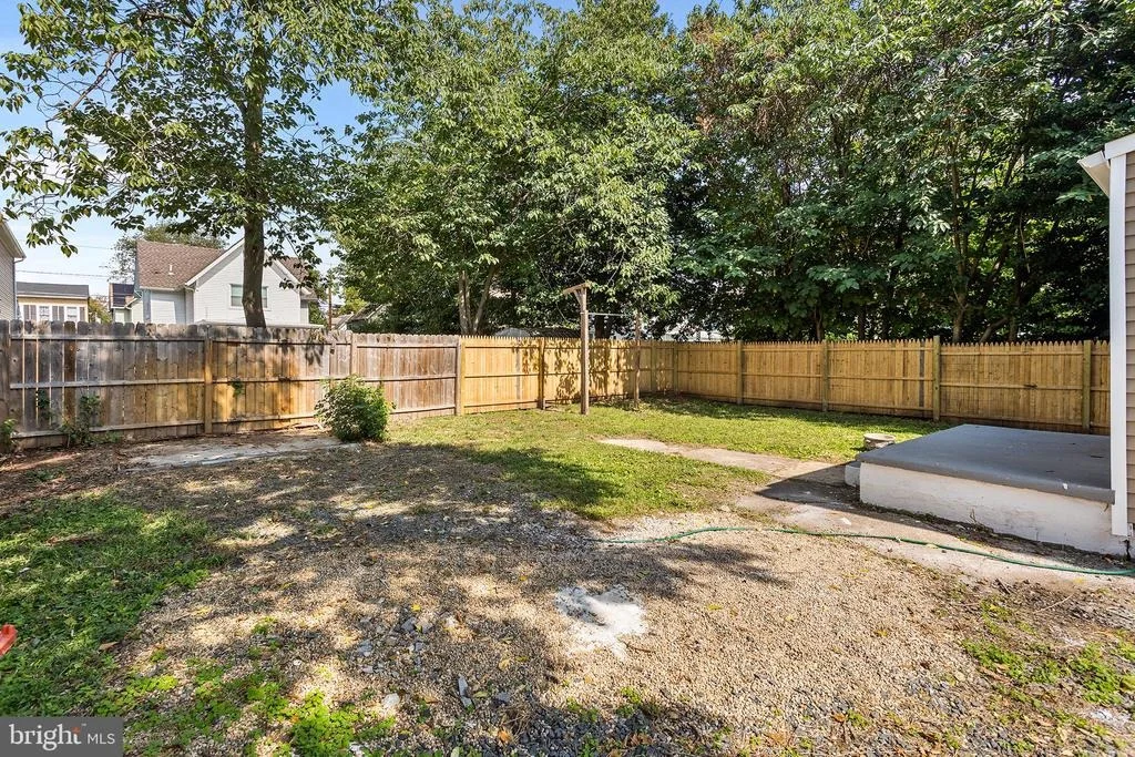 Photo of 623 W 3RD STREET W