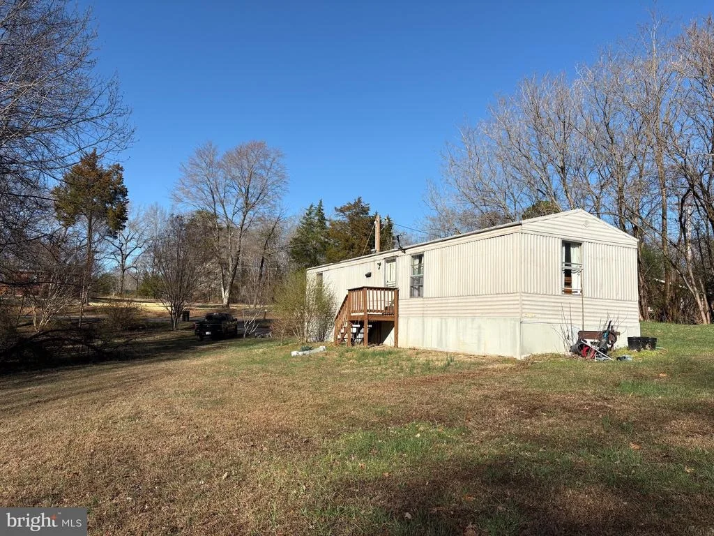 Photo of 1041 GEORGE JAMES LOOP