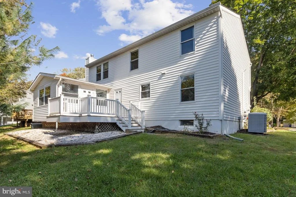 Photo of 8032 RED JACKET WAY