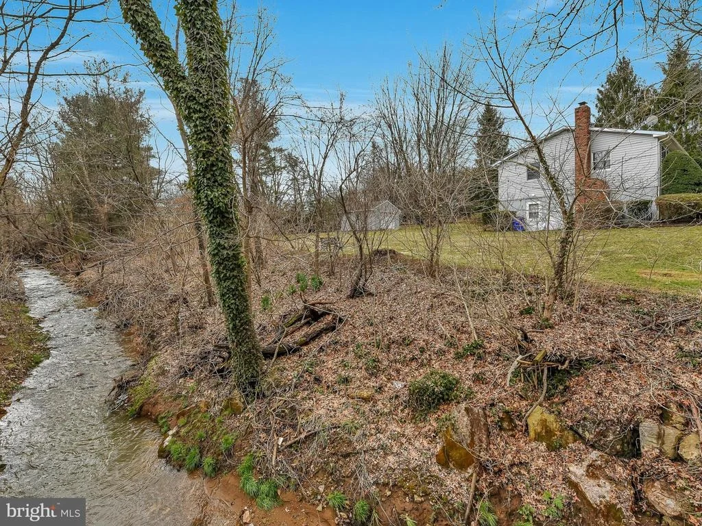 Photo of 7299 BEECHTREE LANE