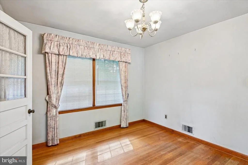 Photo of 1509 DUVALL ROAD