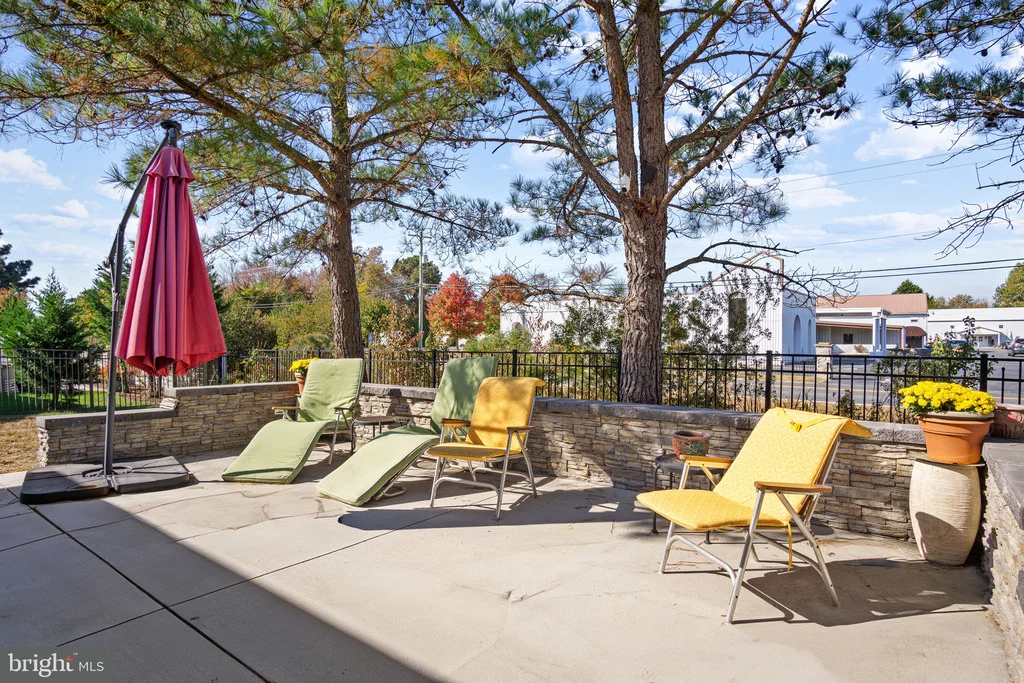 Photo of 226 UNIVERSITY DRIVE