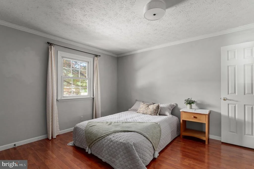Photo of 100 HUNTCREST CIRCLE