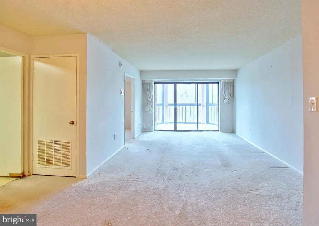 Photo of Unit 2621 at 15107 INTERLACHEN DRIVE