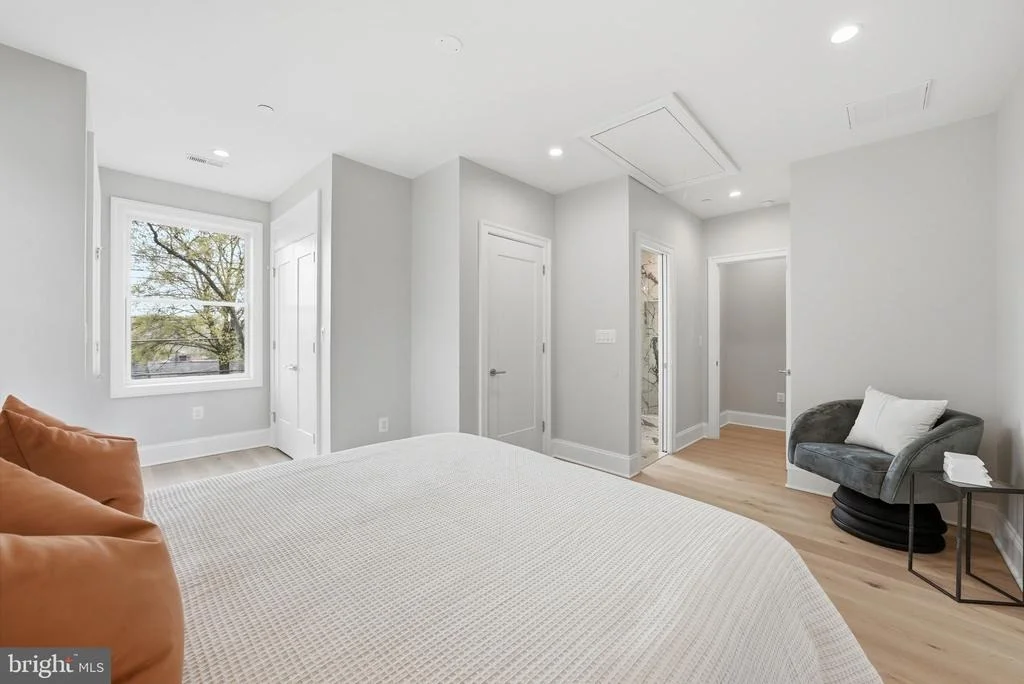 Photo of 5047 MACARTHUR BOULEVARD NW