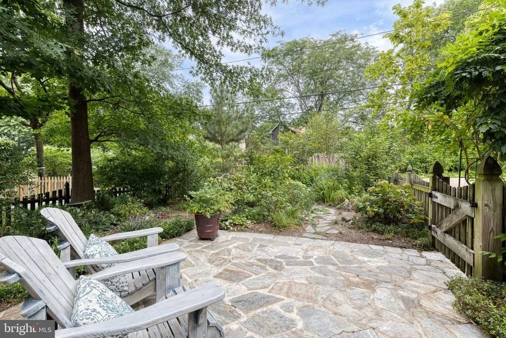 Photo of 304 TAPLOW ROAD