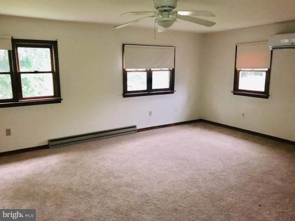 Photo of 1495 DINAHS CORNER ROAD
