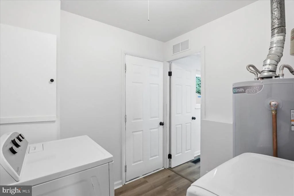 Photo of 1405 OUTER DRIVE