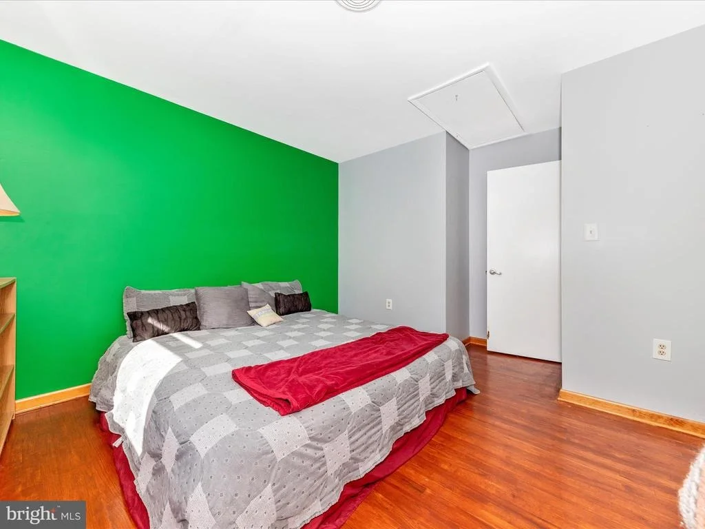 Photo of 9242 OAK TREE CIRCLE