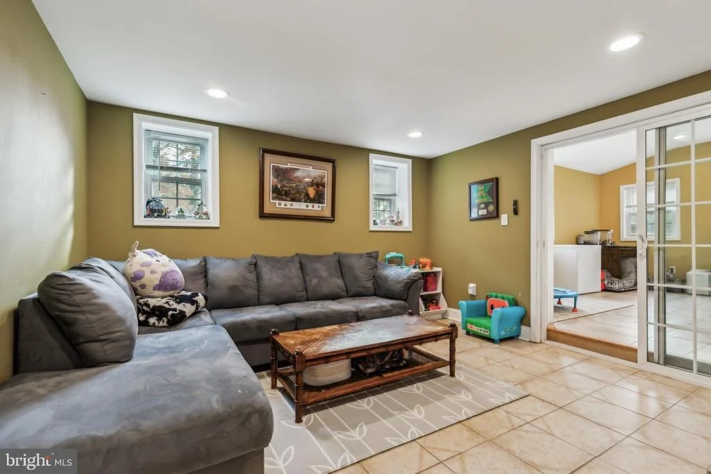 Photo of 18916 WHITE OAK DRIVE