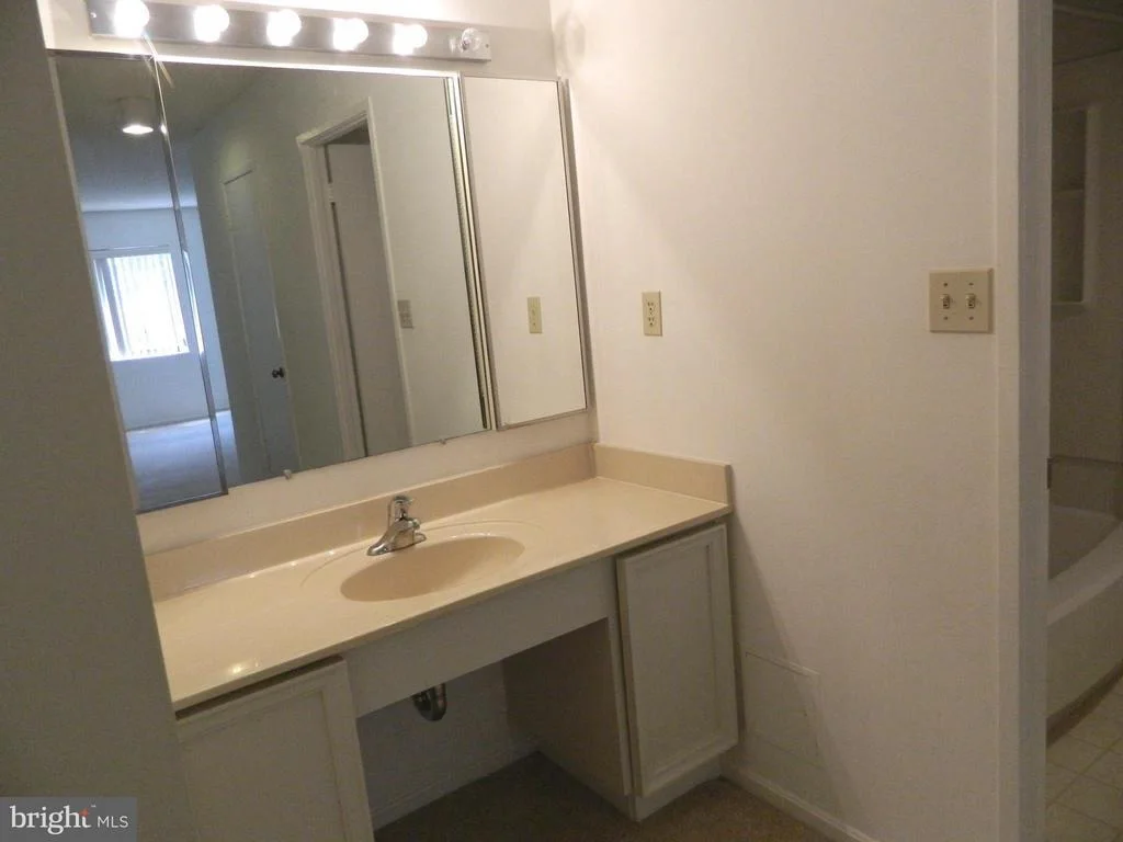 Photo of Unit 2107 at 15107 INTERLACHEN DRIVE