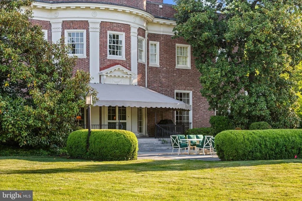 Photo of 15 CHARLCOTE PLACE