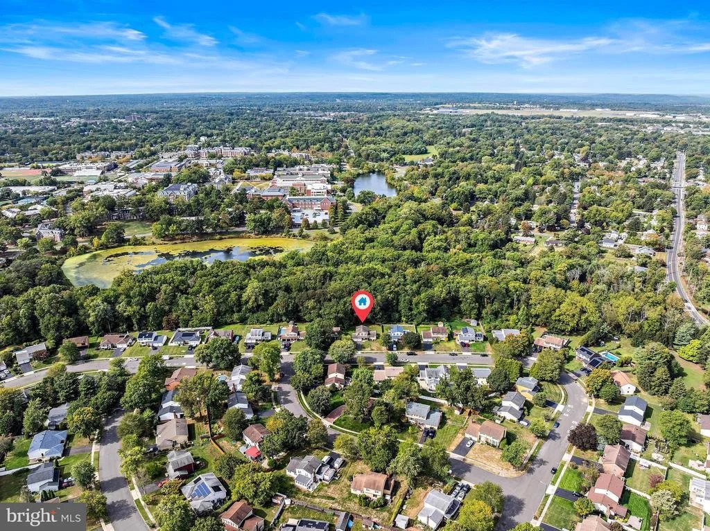 Photo of 52 COLLEEN CIRCLE