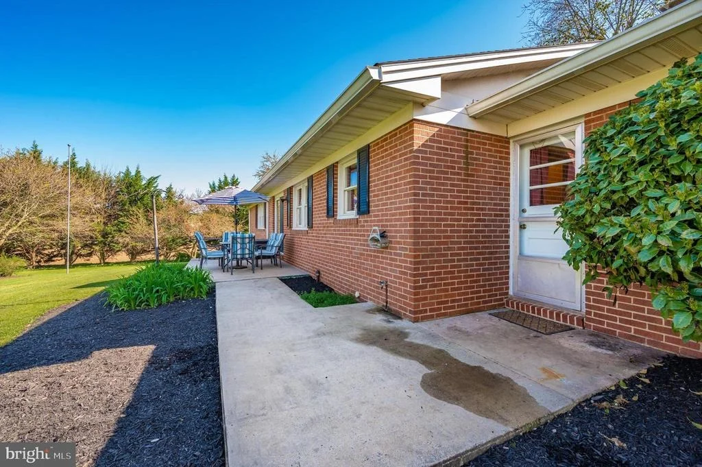 Photo of 10360 OAK HILL ROAD