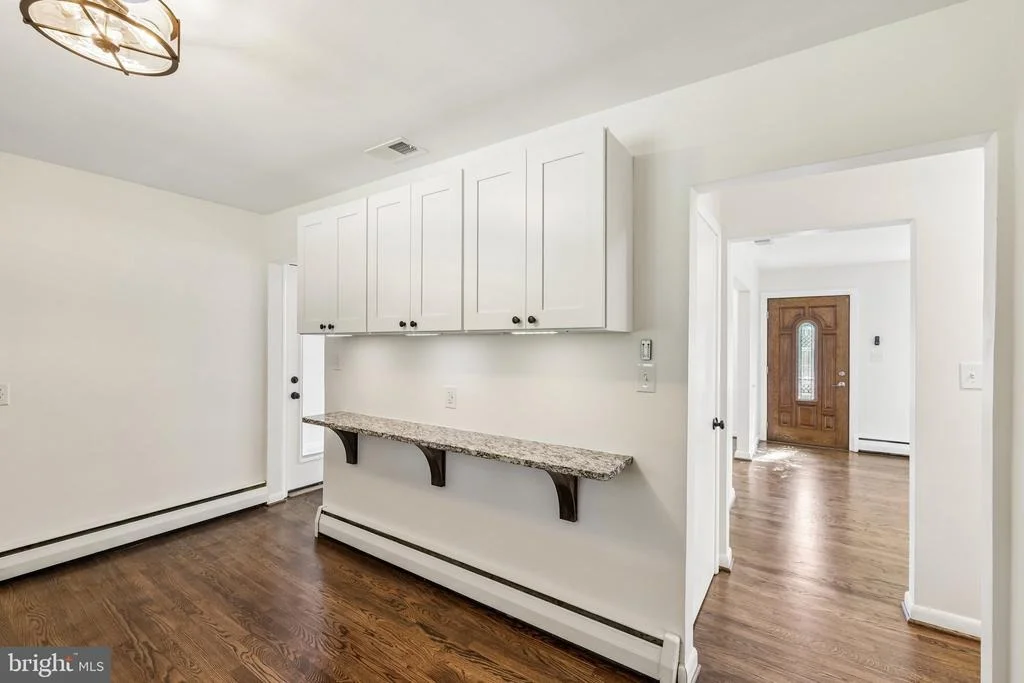 Photo of 816 MEADOW ROAD