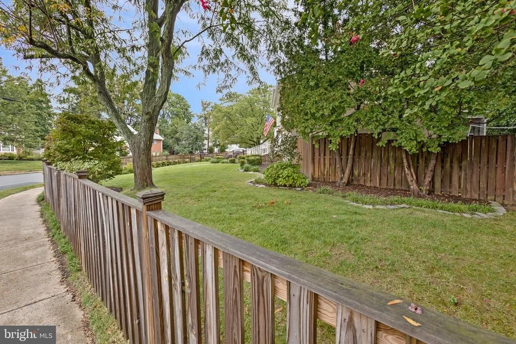 Photo of 910 ALLISON STREET