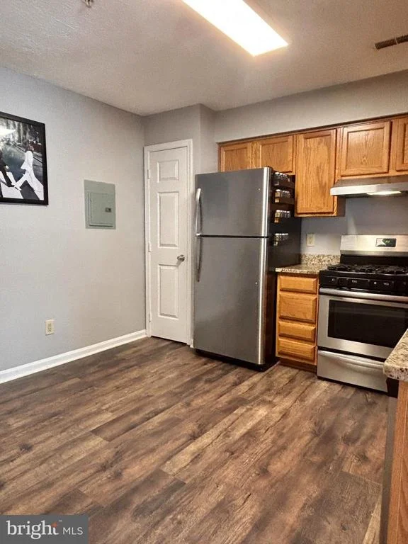 Photo of Unit 5 at 2159 BRISTOL DRIVE