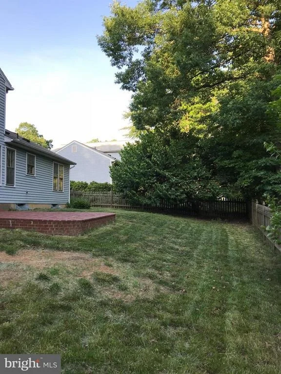 Photo of 10010 MARSHALL POND ROAD