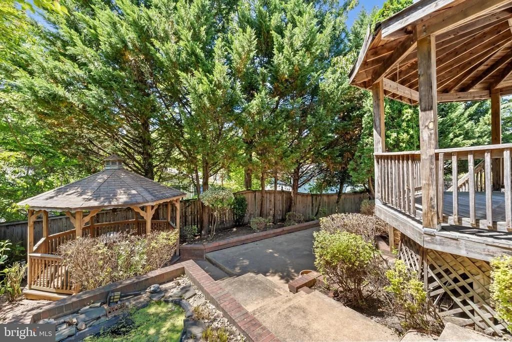 Photo of 409 HULL PLACE