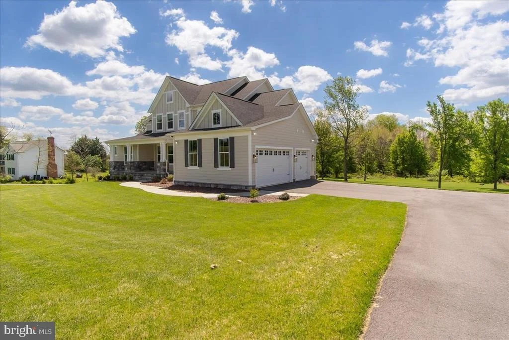 Photo of 7172 MEADOWBROOKE DRIVE