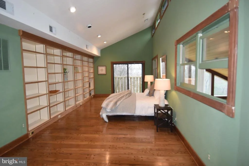 Photo of 1305 MERCHANT LANE