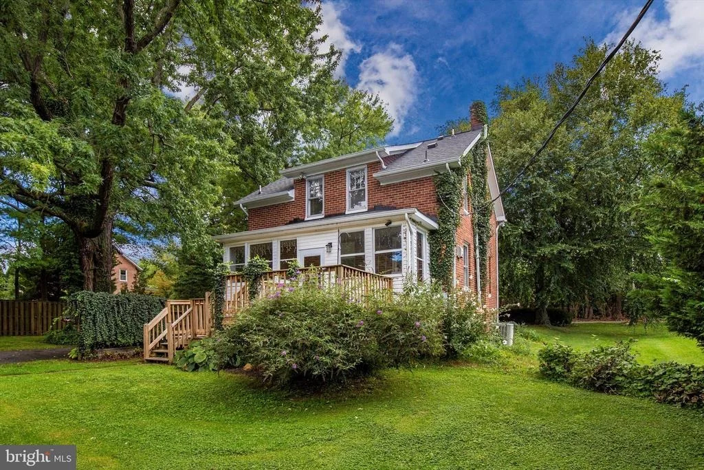 Photo of 1661 SHOOKSTOWN ROAD