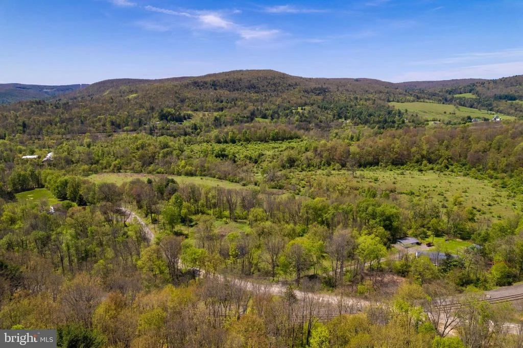 Photo of 007 STATE LINE ROAD