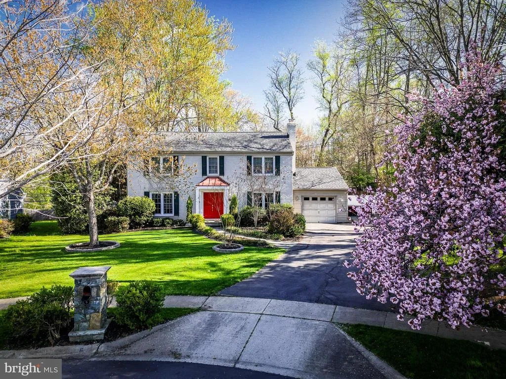 Photo of 6 STARLIGHT COURT