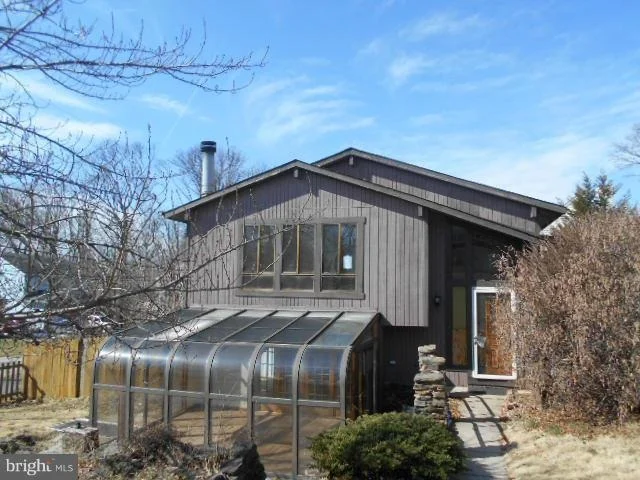 Photo of 9386 N LAUREL ROAD