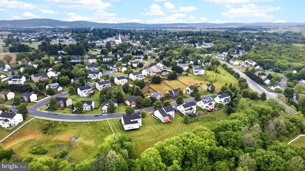 Photo of 8 N POINTE TERRACE
