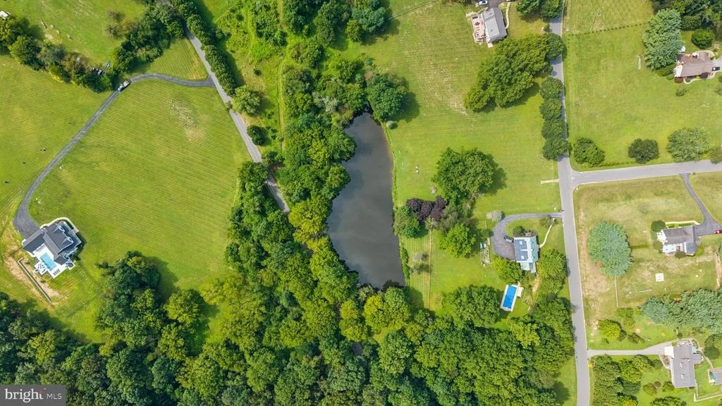 Photo of 1010 OLD BARN ROAD