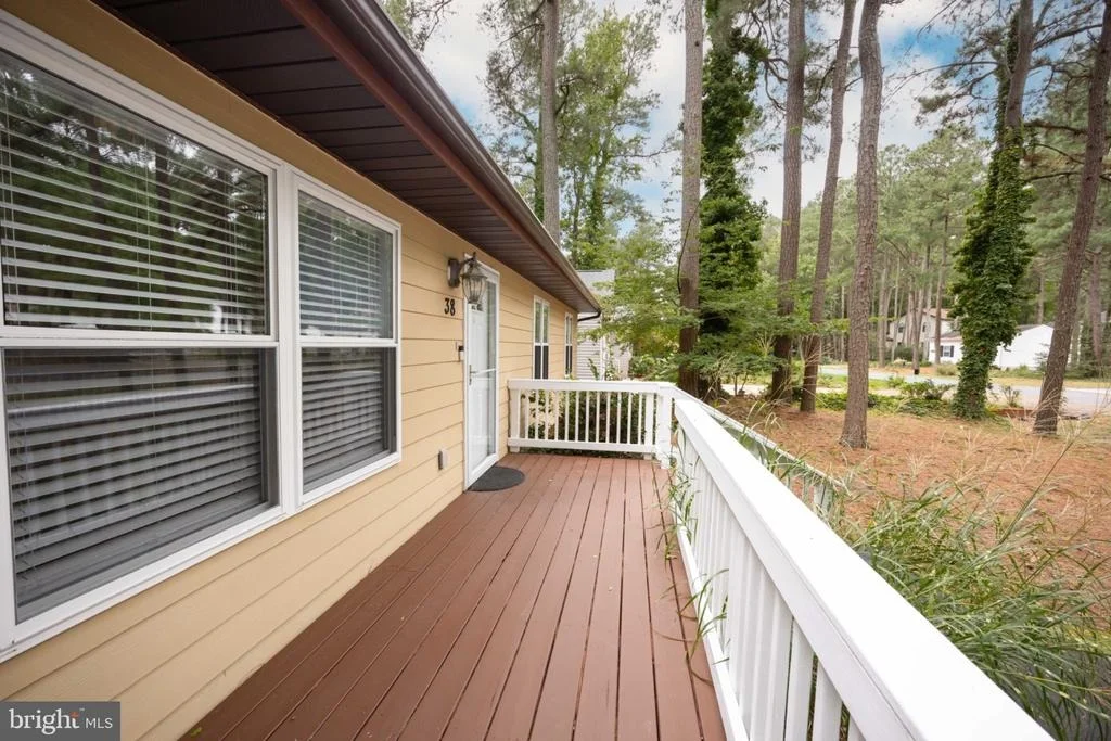 Photo of 38 FAIRWAY LANE